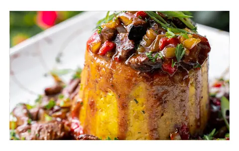 Mofongo relleno de churrasco